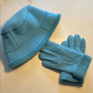 Lands End Blue Fleece Hat and Gloves Set
